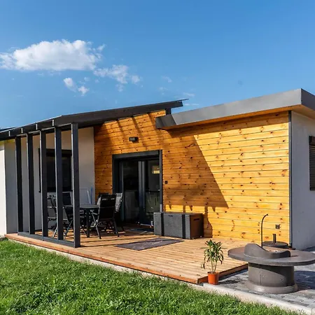 Tan'n'baum Jacuzzi House Apartment Balatonfenyves