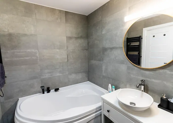 Tan'n'baum Jacuzzi House * Balatonfenyves